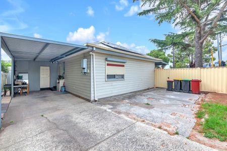 Lovely 2-bedroom home in Prime Location - Photo 4