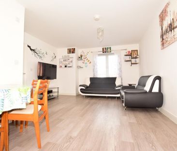 2 bedroom ground floor flat to rent - Photo 1