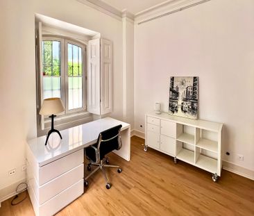 3-bed historic chalet in Monte Estoril - Photo 3