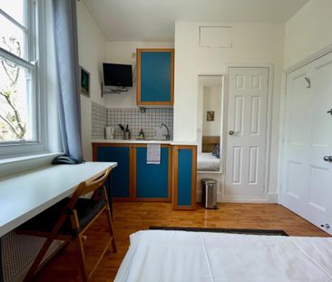 Flat 300 Fulham Palace Road, Fulham W6 9HH - Photo 5