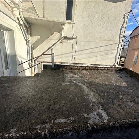 BEL APPARTEMENT T2 avec petit extérieur - Photo 1