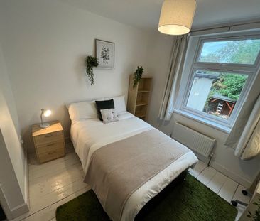 6 Bed Terraced House, Bristol, BS6 - Photo 1