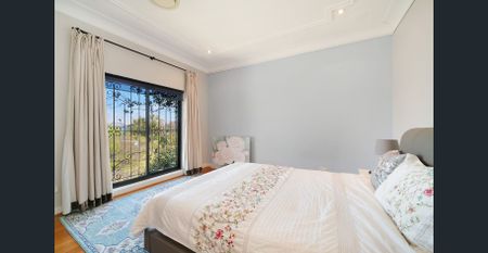 An Exclusive Vaucluse Residence with Spectacular Harbour Views & Luxury Furnishings - Photo 3