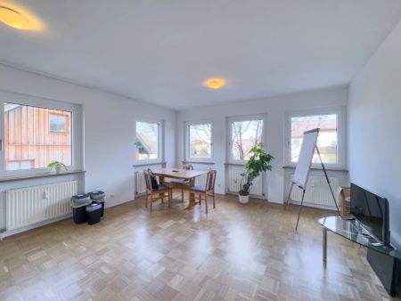 NEU RENOVIERT! 2-ZIMMER-WOHNUNG IN ZENTRALER LAGE - Foto 3