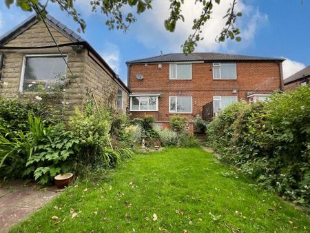 3 bedroom semi-detached house to rent - Photo 2