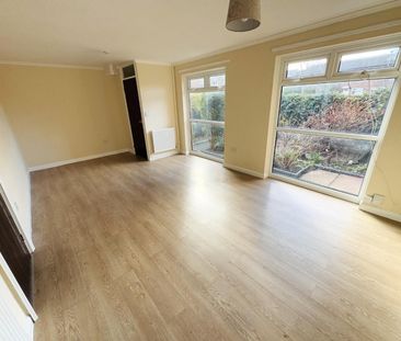 Mountbatten Close, Hartlepool - Photo 2