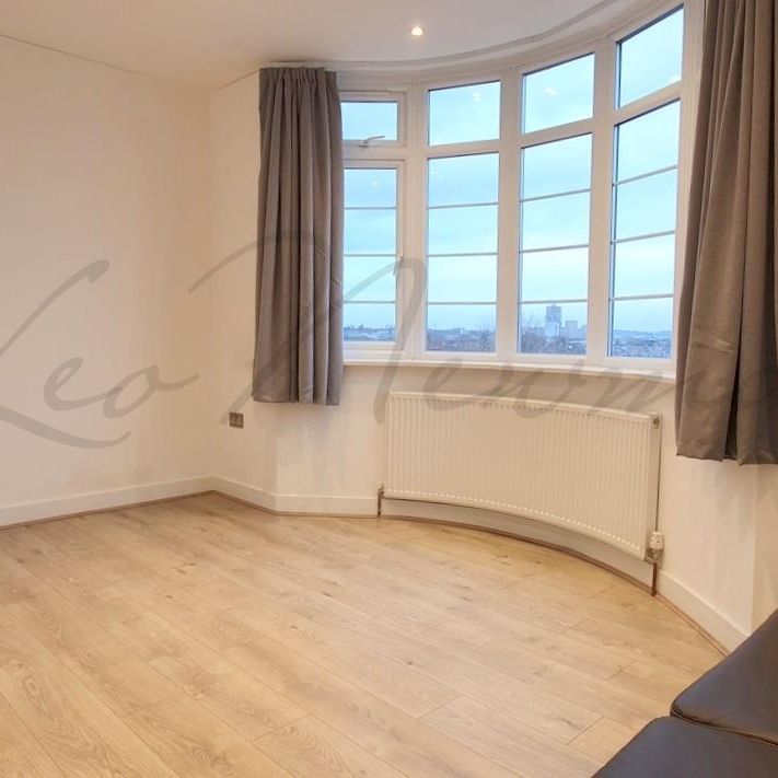 Rosebank Way, Acton, W3 - Photo 1