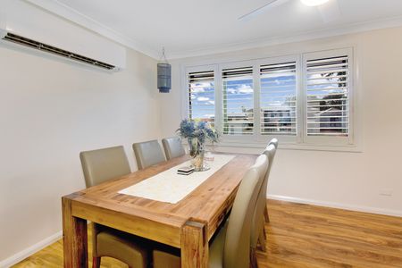 64 Savoy Street, Port Macquarie NSW 2444 - House For Rent | Domain - Photo 2