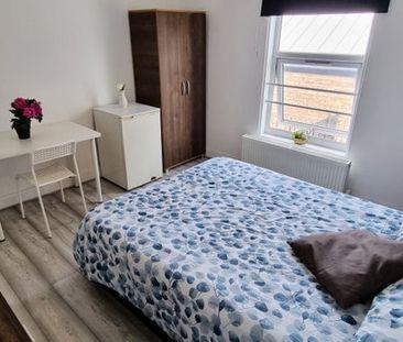 Room in a Shared House, Wendover Road, NW10 - Photo 3