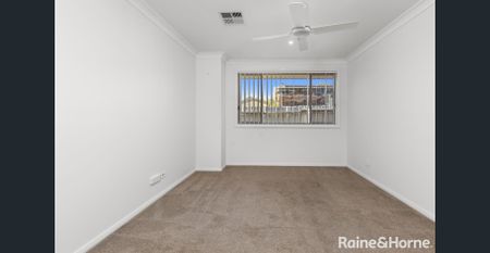 Low Maintenance Family Home - Photo 5