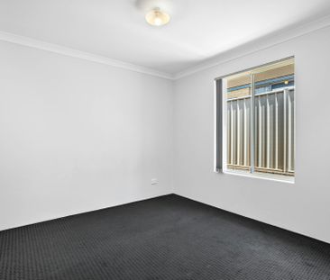 Modern 3 x 2 with Study and Lounge!! - Photo 5