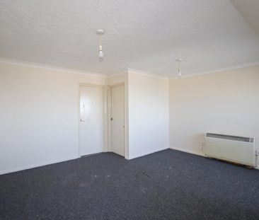 3 bedroom flat to rent - Photo 4