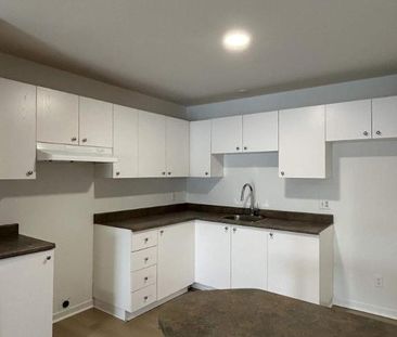 1 CH - 1 SDB - Saint-Charles-Borromée - $1,150 /mo - Photo 2