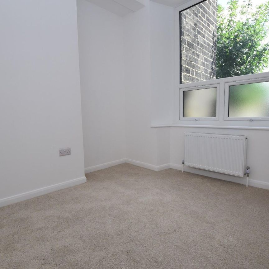 Albert Road, Colne - Photo 1