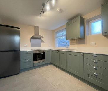 3 bedroom end of terrace house to rent - Photo 1