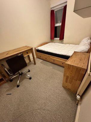 Room in a Shared House, Bath Road, BS4 - Photo 1