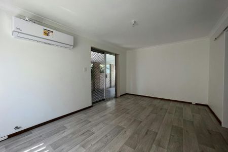 Large Family Home with Park Views - Photo 3