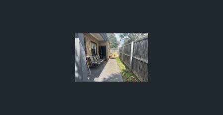 Modern, low-maintenance living in a prime Craigieburn location! - Photo 2