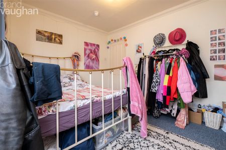 3 bedroom apartment to rent - Photo 4