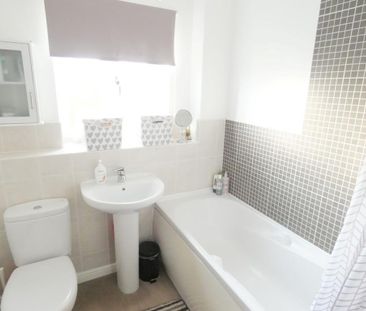 2 bedroom terraced house to rent - Photo 5