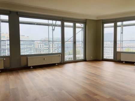 Mooi en lichtrijk gerenoveerde 2 SK appartement op de 9de verdiep - EU Wijk - Foto 3