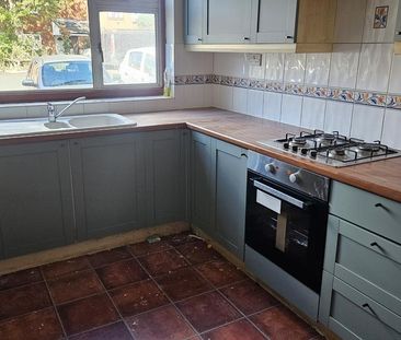 3 bedroom terraced house to rent - Photo 2
