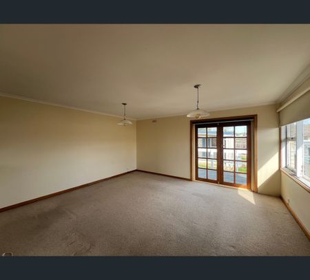 8 Chestnut Road, Youngtown, Tas 7249 - Photo 3
