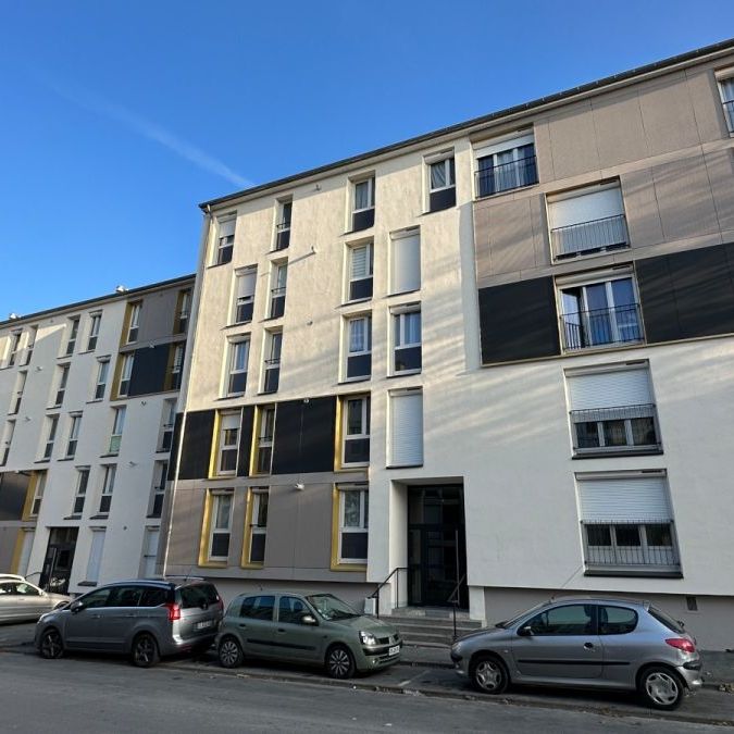 Location appartement T4 83.00m² à Reims (51100) Loyer CC * : 468.48 € Réf : ER.05758 - Photo 2