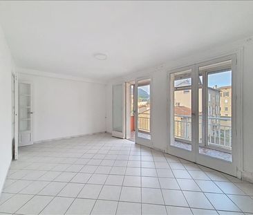 4 pièces - 78 m² - 3ème étage - Colocation non autorisée - Photo 3