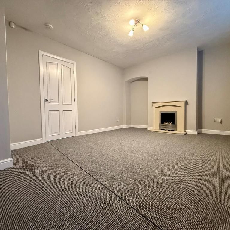2 bedroom end of terrace house to rent - Photo 1