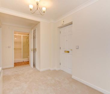 2 bedroom retirement property to rent - Photo 3