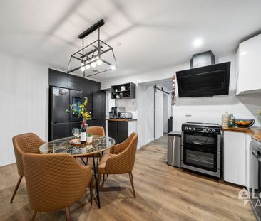 House with Granny Flat: $900.00 Per Week. - Photo 1