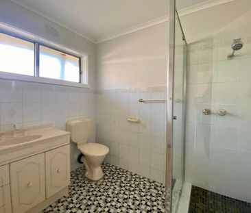 SPACIOUS TWO BEDROOM UNIT IN QUIET HERNE HILL - Photo 6