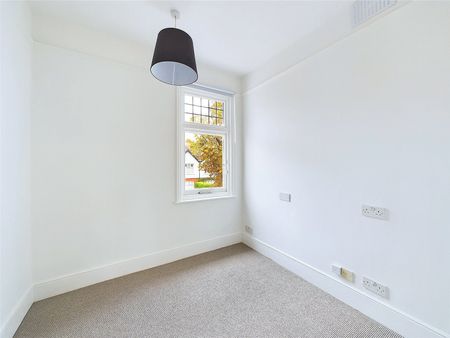 Deanhill Road, London, SW14 - Photo 5