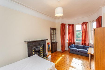 3 bedroom flat to rent - Photo 3