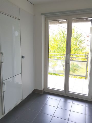 FALL ACTION - Take advantage of a free month! - Photo 2