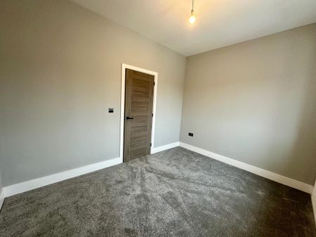 2 bedroom semi-detached house to rent - Photo 4