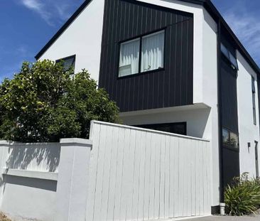 **Spacious 3-Bedroom Townhouse for Rent in Edgeware** - Photo 1