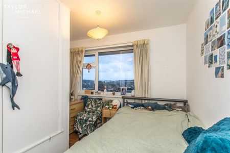 4 bedroom terraced house to rent - Photo 3