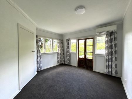 Freshly Renovated 1-Bedroom Unit close to town - Photo 3