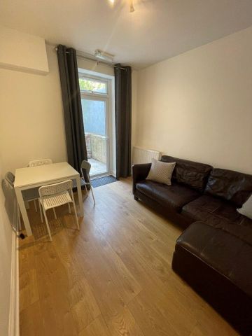 5 Bed Terraced House, Bear Road, BN2 - Photo 3