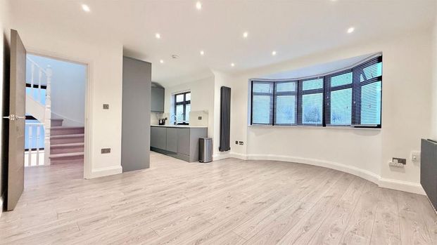 3 bedroom apartment to rent - Photo 1