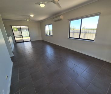 2 x 2 KALLAMA UNIT - DON'T MISS OUT! - Photo 1