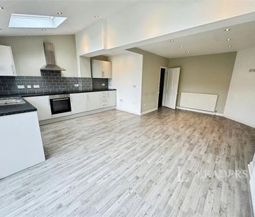 3 bedroom terraced house to rent - Photo 5