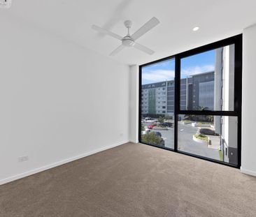 Brand New 3 Bedroom Apartment for Coastal Living - Photo 3