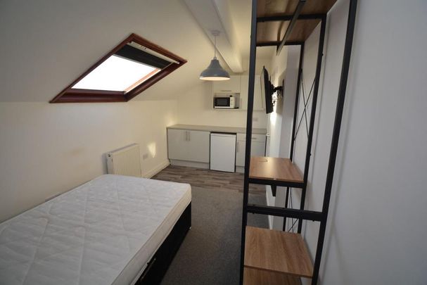 Studio to rent - Photo 1