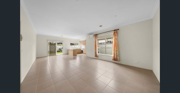 4-Bedroom Family Home in Prime Craigieburn Location - Photo 1