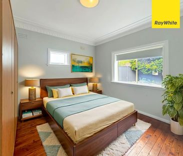 Two Bedroom Home in Prime Location - Photo 1