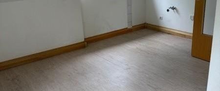 Ein tolles Wohngefühl: praktische 2,5-Zi.-Dachgeschosswohnung - Photo 1