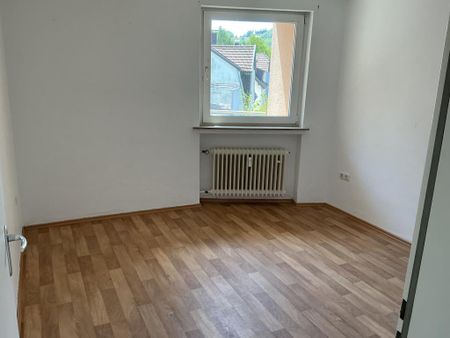 Schöner Wohnen in Lüdenscheid-Brügge: Tolle 3-Zimmer-Wohnung mit Balkon und neuem Badezimmer! - Photo 4
